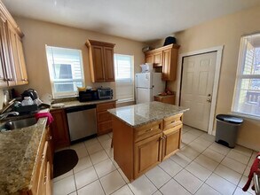 8 Eldora St, Unit #3 in Boston, MA - Building Photo - Building Photo