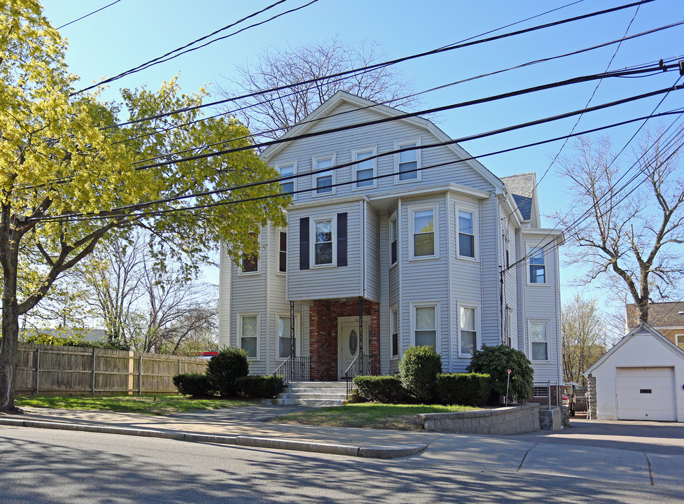 403 Crescent St in Waltham, MA - Foto de edificio