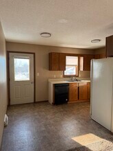 1018 Castlewood Dr in Brookings, SD - Building Photo - Building Photo