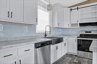 127 Lear Ln in Pearland, TX - Building Photo - Building Photo
