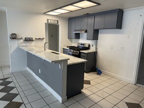 1033 Fremont Blvd in West Sacramento, CA - Foto de edificio - Building Photo