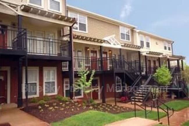 property at 1615 Elmwood Ct