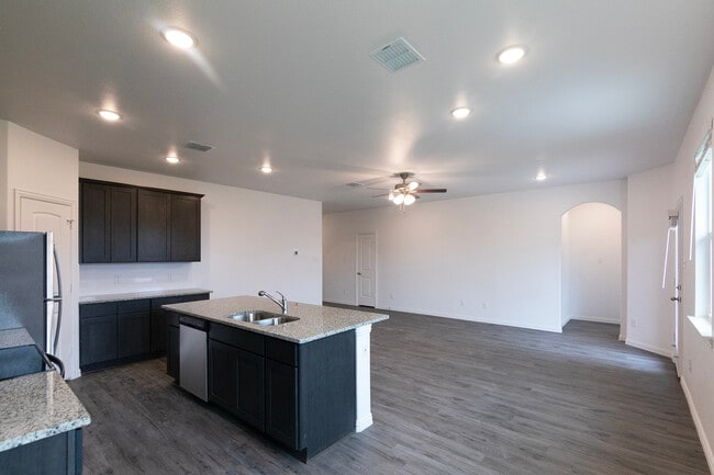 516 Season St in Red Oak, TX - Building Photo - Building Photo