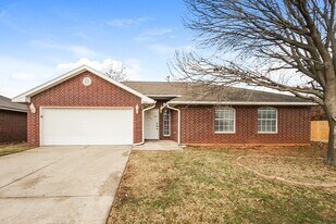1604 Hazelwood Dr in Norman, OK - Building Photo