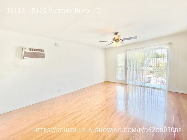 15115-15125 Victory Blvd in Los Angeles, CA - Building Photo - Building Photo