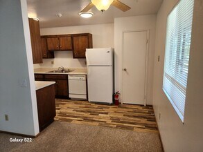 828 Carlita Cir in Rohnert Park, CA - Building Photo - Building Photo