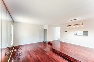 2402 W Rosecroft Village Cir in Oxon Hill, MD - Building Photo - Building Photo