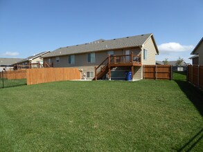 5917 N Newport St in Park City, KS - Building Photo - Building Photo