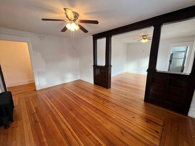 25-27 Maple St in South Hadley, MA - Building Photo - Building Photo