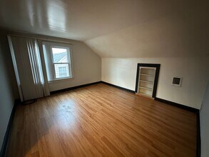 70 Clifton Dr in Boardman, OH - Foto de edificio - Building Photo