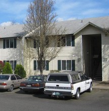 Trafalgar Square in Independence, OR - Building Photo - Building Photo