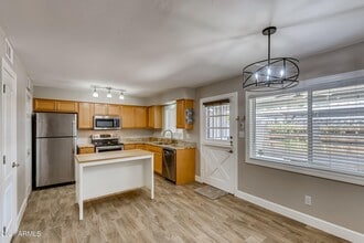 4437 N 40th St in Phoenix, AZ - Building Photo - Building Photo