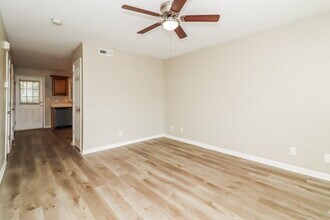 428 W I Pky in Dallas, GA - Building Photo - Building Photo
