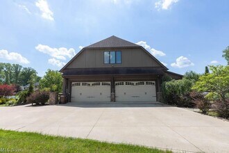 3600 Oxford Cir in Westlake, OH - Building Photo - Building Photo