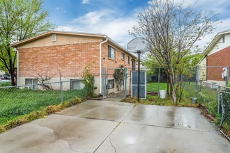 8177 Darin St-Unit -Downstairs in Midvale, UT - Building Photo - Building Photo