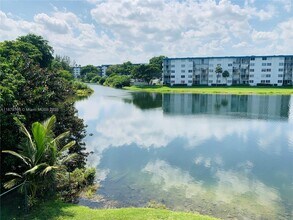 502 NW 87th Ave in Miami, FL - Building Photo - Building Photo