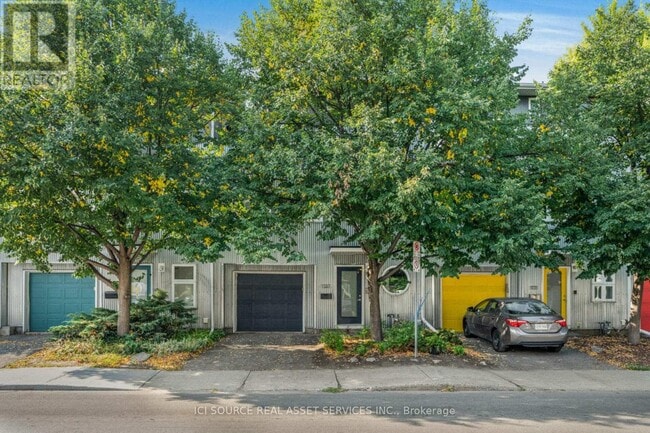 property at 1137 Gladstone Ave