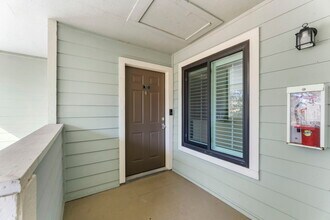 1481 Center St in Mount Pleasant, SC - Foto de edificio - Building Photo