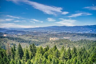 440 Cold Springs Rd in Angwin, CA - Building Photo - Building Photo