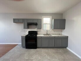 154 Terhune Ave, Unit 6 in Jersey City, NJ - Building Photo
