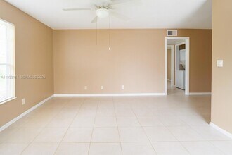 4951 Wedgewood Way, Unit 1 in West Palm Beach, FL - Building Photo - Building Photo