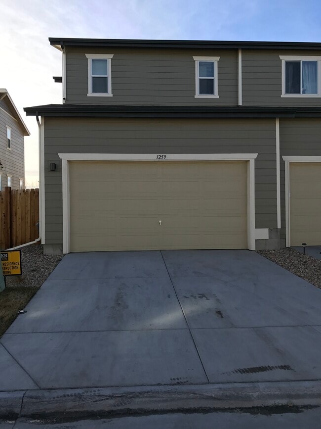 1259 South Dallas Court in Denver, CO - Foto de edificio - Building Photo