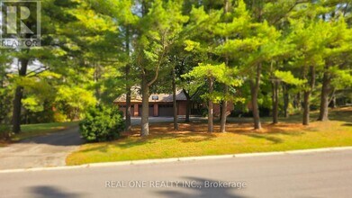 465 Woodland Acres Crescent in Vaughan, ON - Building Photo - Building Photo