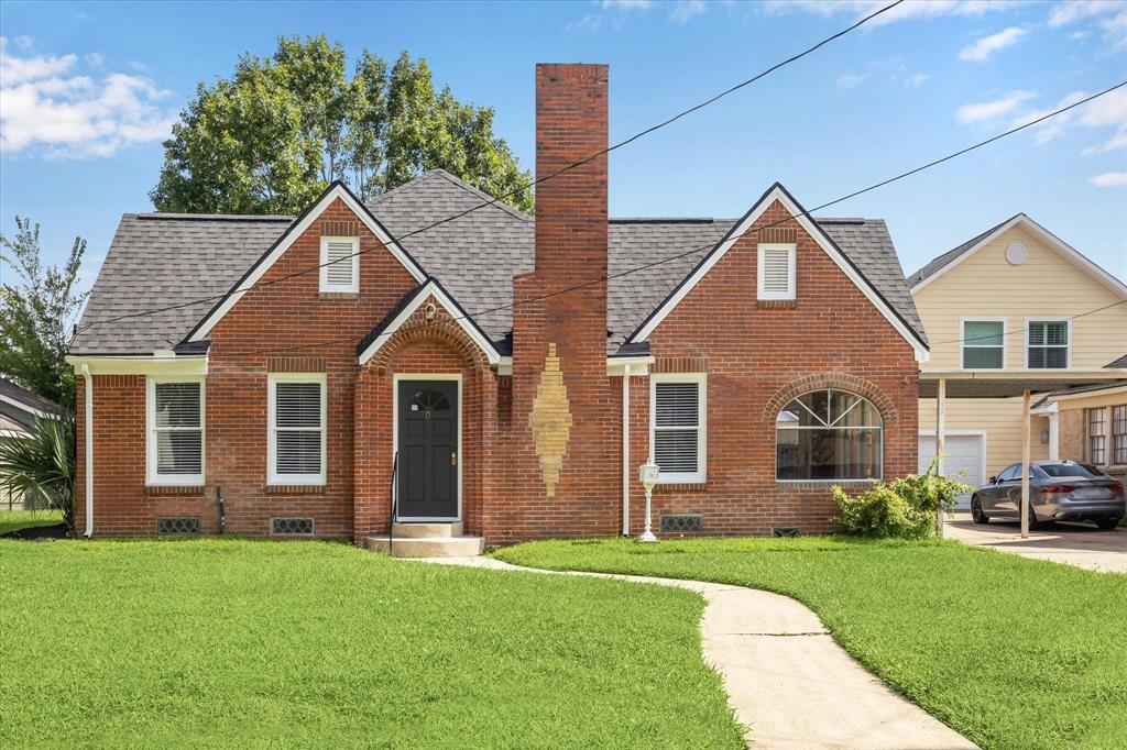 700 Avenue of Oaks St in Houston, TX - Building Photo
