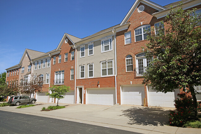 property at 1018 Glenwood Station Ln