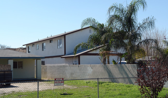 663 W 14th St in San Bernardino, CA - Building Photo - Building Photo