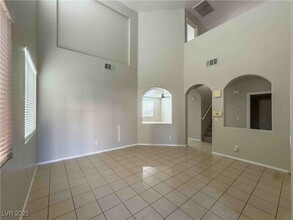 5255 Cedar Bend Dr in North Las Vegas, NV - Building Photo - Building Photo