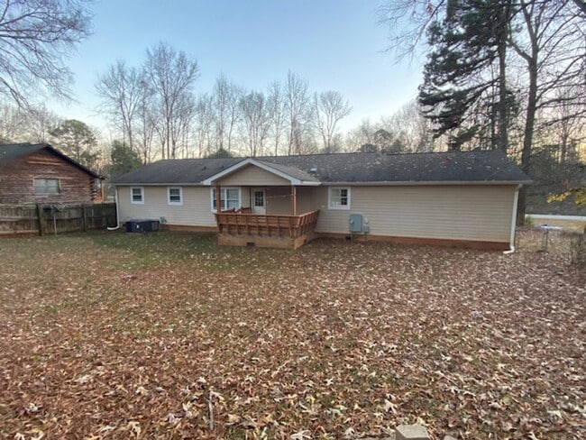 6523 Pamela St in Huntersville, NC - Building Photo - Building Photo