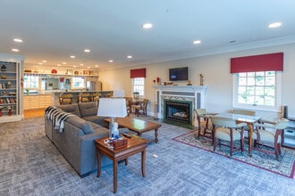 Burgundy Hills Apartments in Burlington, KY - Foto de edificio - Interior Photo