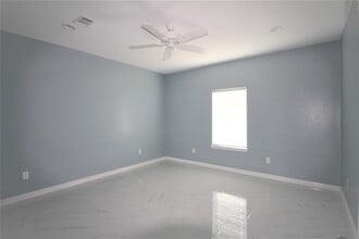 956 County Rd 281 in Alvin, TX - Building Photo - Building Photo