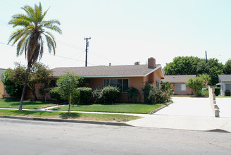 146 E Wilken Way in Anaheim, CA - Building Photo - Building Photo