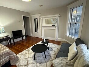 54 Bonair St in Somerville, MA - Building Photo - Building Photo