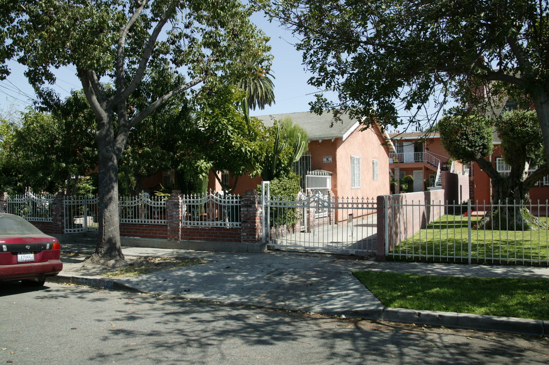 328 W Laurel St in Compton, CA - Building Photo