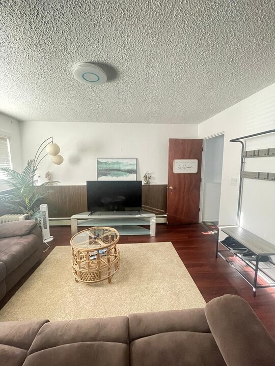 7001 Sherwood Ave, Unit Unit 2 in Anchorage, AK - Building Photo