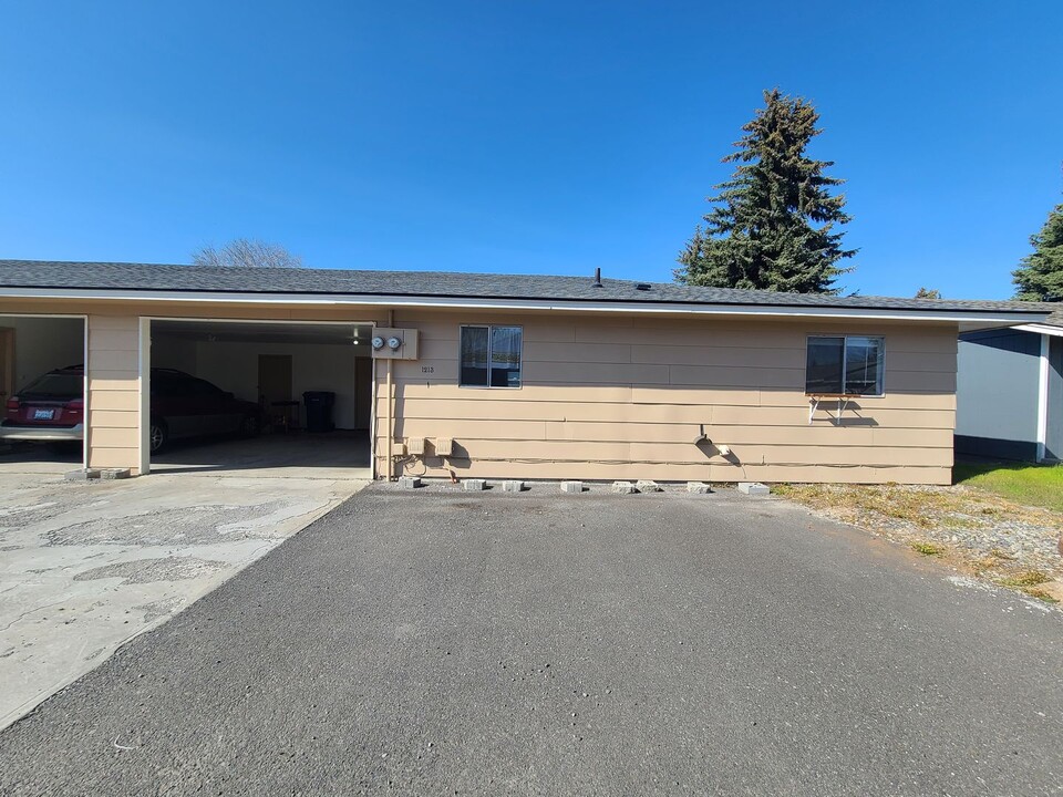 1213 N Delphine St in Ellensburg, WA - Building Photo