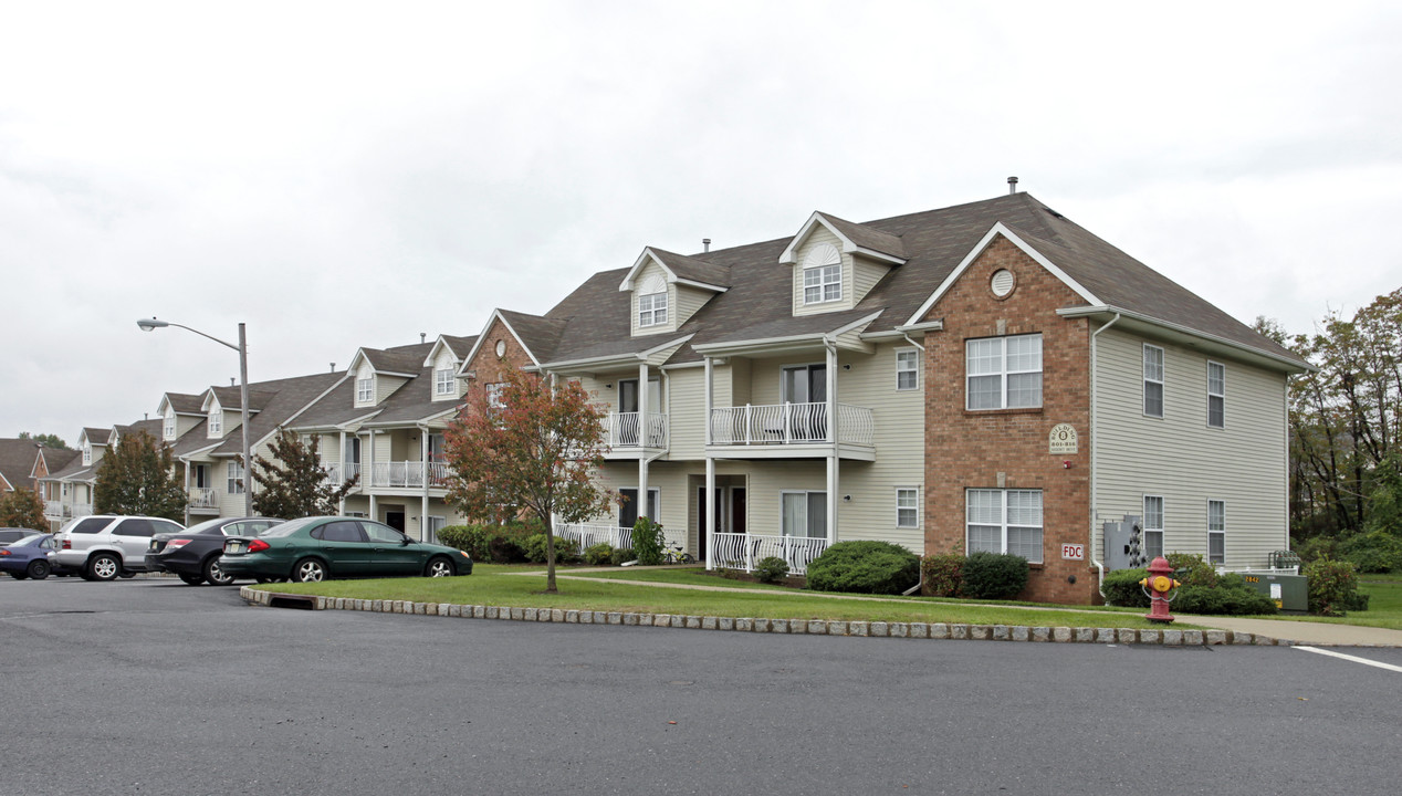 Green Hill Court Apartments in Franklin Park, NJ - Building Photo