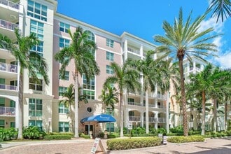 806 E Windward Way in Lantana, FL - Building Photo - Building Photo