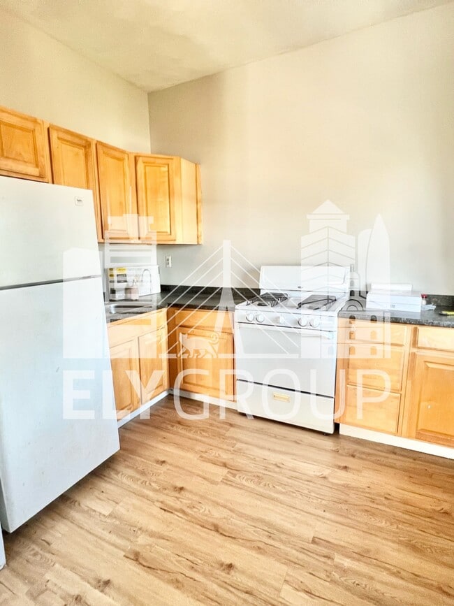 16 Flint St, Unit 3