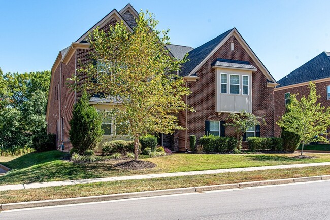 9810 Glenmore Ln in Brentwood, TN - Building Photo - Building Photo
