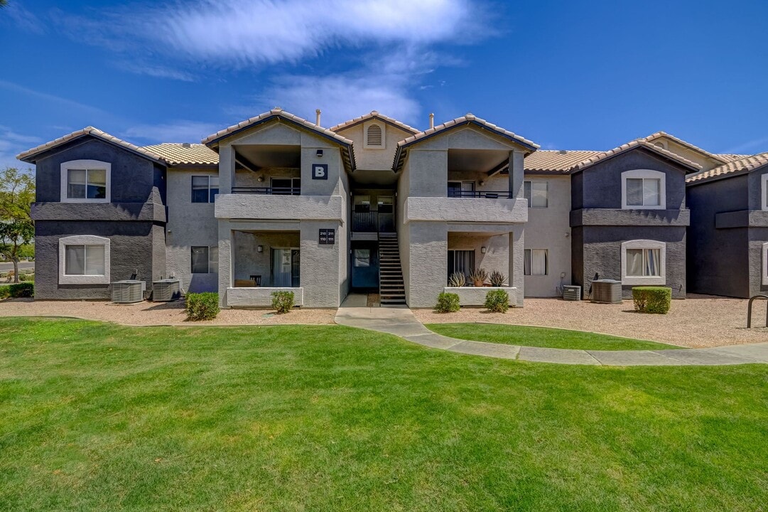 Allure at Tempe Apartments in Tempe, AZ - Building Photo