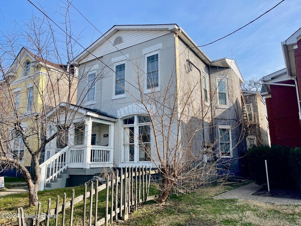 951 S Brook St in Louisville, KY - Building Photo