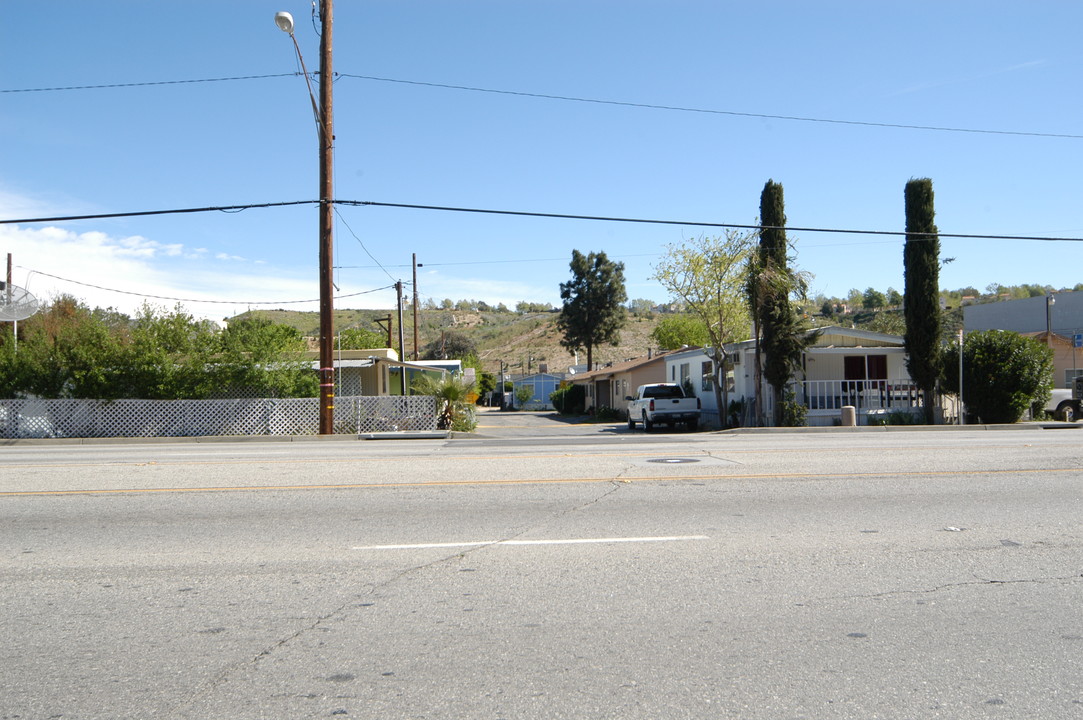 Shady Mobile Park in Newhall, CA - Building Photo