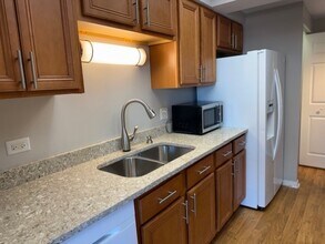 6340 Americana Dr in Willowbrook, IL - Building Photo - Building Photo