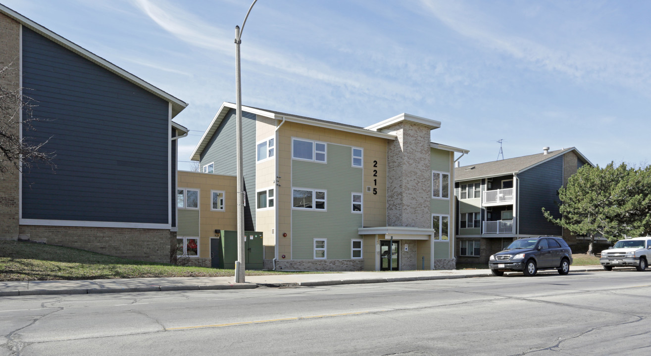 Mckinley Gardens Apartments in Milwaukee, WI - Building Photo