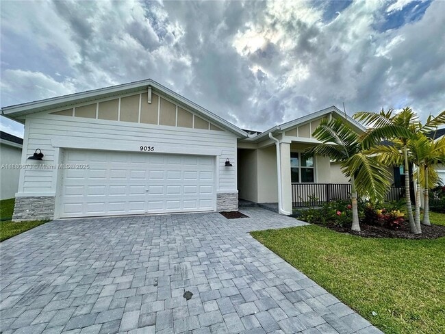9035 Dahlia Cir, Unit 36 in Port St. Lucie, FL - Building Photo - Building Photo