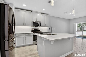 242 Evertree Loop in Sanford, FL - Foto de edificio - Building Photo